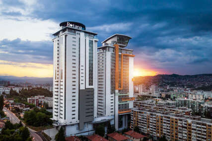 (FOTO) NAJLUĐA NOĆ SVE JE BLIŽE Hotel Bosmal Arjaan by Rotana u srcu Sarajeva PRIPREMA NOVOGODIŠNJI SPEKTAKL