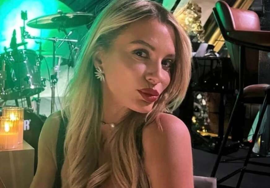 (FOTO) "2025. je bila tu da pokaže BEZ ČEGA SE MOŽE" Bivša žena Milana Kalinića nakon razvoda živi punim plućima, pozirala u PROVOKATIVNOM izdanju
