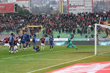(FOTO) Sarajevo nadigralo Željezničar: Sve riješeno u prvom poluvremenu, prelijep gol Ljajića