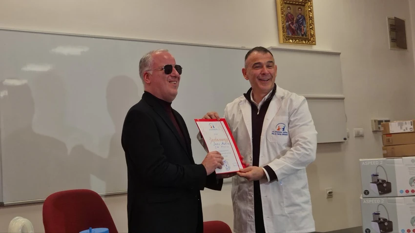 (VIDEO) "Ova djeca su najveći borci" Saša Matić DONIRAO MEDICINSKU OPREMU i igračke mališanima na onkologiji