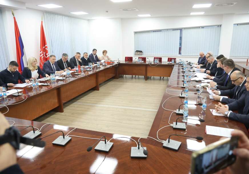 (FOTO) Sastanak vladajuće koalicije: Rasprava o odlukama CIK BiH