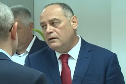Otkriveno zašto je uhapšen Milutin Simović: Bivši ministar koristio državni novac za PUTOVANJA SA PORODICOM