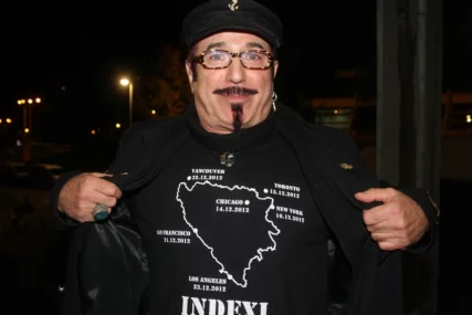 (FOTO) IMA PENZIJU OD 170 EVRA Obožavale su ga sve generacije, radio je razne poslove kako bi zaradio, a ovako danas živi