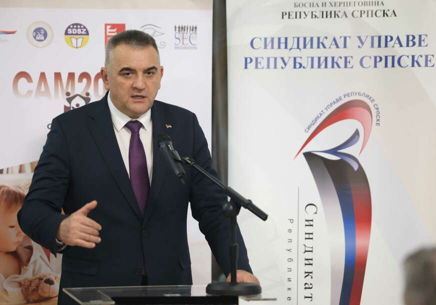 KO BI TREBAO DA ZNA Savo Minić ne zna zašto je avion Vlade Srpske letio u Rim i koga je vozio
