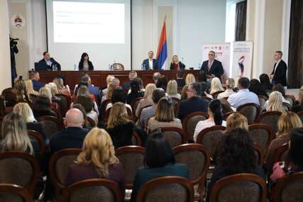 (FOTO) Završna konferencija CAM 2025: Fokus na ravnoteži karijere i majčinstva