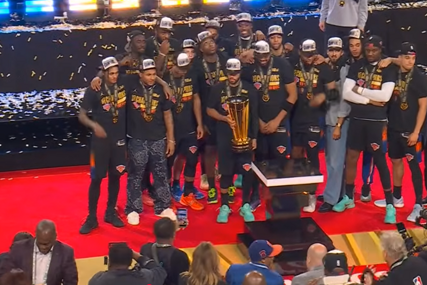 (VIDEO) Trofej nakon pola vijeka: Njujork Niksi osvajači ovogodišnjeg NBA kupa, Branson MVP