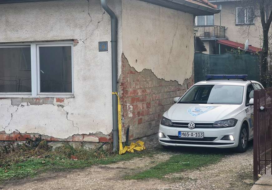 (FOTO) Naređena obdukcija: U stanu u Brčkom pronađeno tijelo muškarca