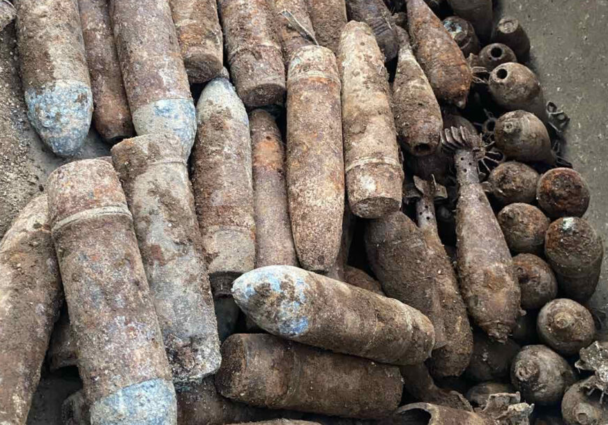 mine prodnadjene u dvorisru skole