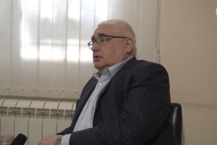(VIDEO) Čovjek koji vraća nauku na velika vrata: Prof. dr Vladimir Jakovljević u podkastu „FILOZOFIRAM SA“