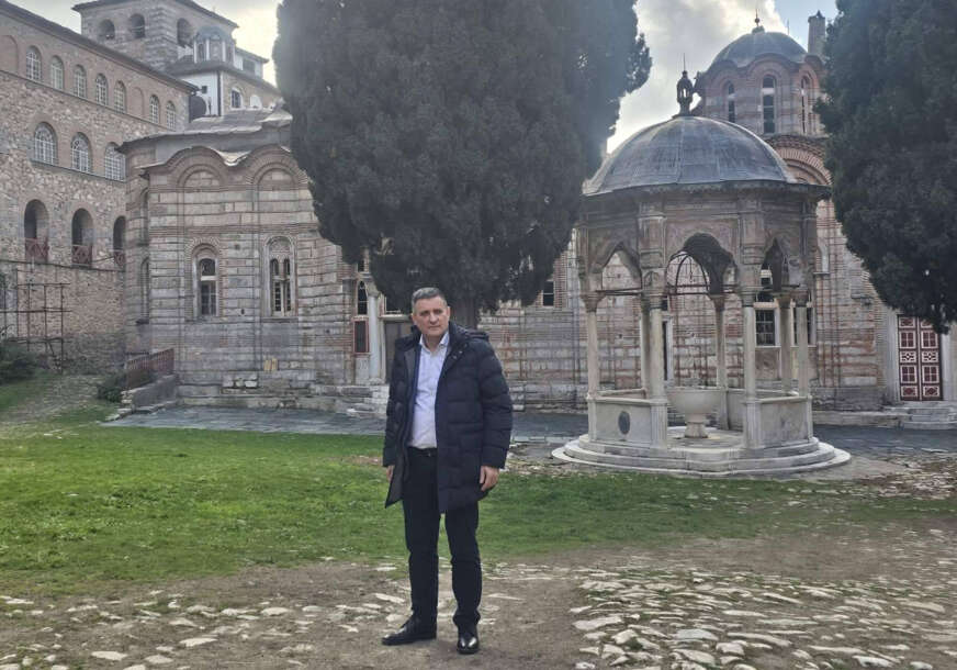 (FOTO) „Istina je samo jedna“ Đajić obišao Hilandar pa poslao poruku organizatorima SPORNOG VIDEA koji ga je koštao svih funkcija