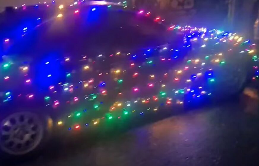 automobil koji svijetli