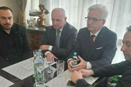 (FOTO) Održan sastanak regionalnih odbora Doboj: SOCIJALISTIČKA PARTIJA i DEMOS definisali ciljeve za izbore 2026.