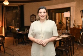 (FOTO) Pokazala zavidnu figuru: Glumica skinula 10 kilograma, pa se uslikala u jednodjelnom kupaćem, svi trljaju oči