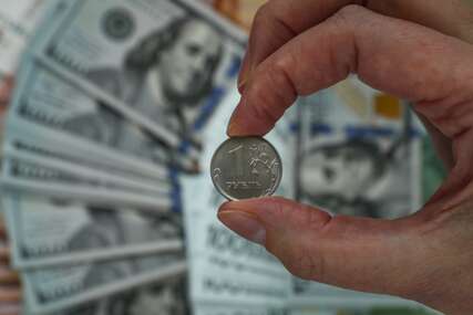 Dolar u padu: Rublja zasjenila sve valute na deviznom tržištu