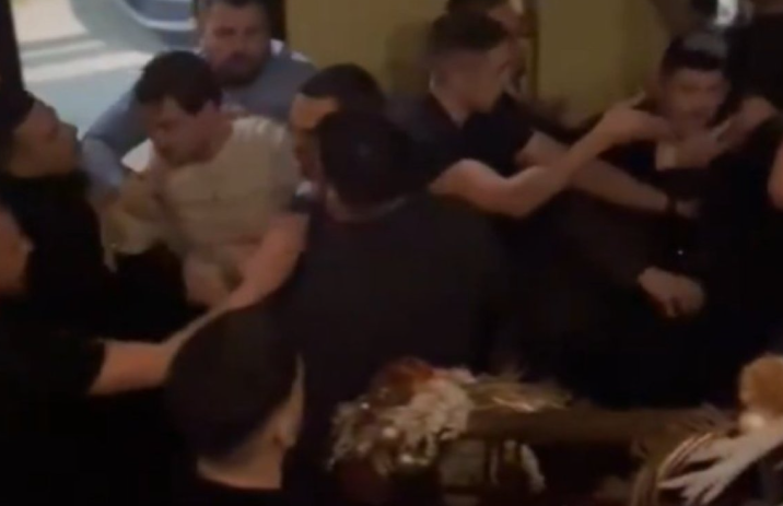 (VIDEO) TUČA U RESTORANU Sukob usred poznatog Halidovog hita