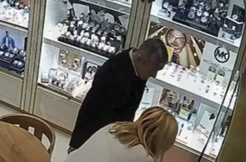muškarac ukrao narukvicu u zlatari