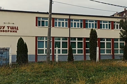 Oglasila se škola, ali i policija: Sukob učenika na kapiji Tehničkog školskog centra u Zvorniku