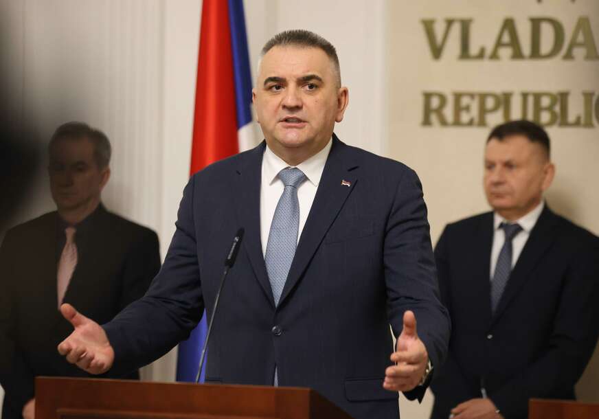(FOTO)„Nećete doći pred Vladu traktorima“ Minić poručio mljekarima da će razgovarati, ali i da će se znati KO TO GURA u Srpskoj