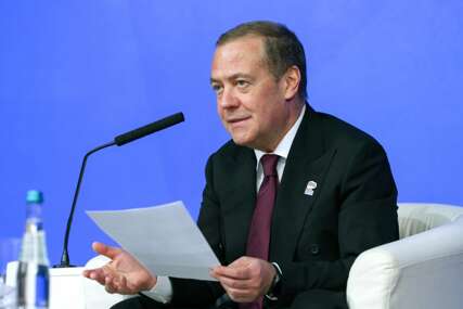 "O kakvom garantu da pričamo" Medvedev poručio da Moskva neće prihvatiti prisustvo NATO snaga u Ukrajini