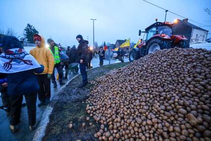 Veliki protesti u Belgiji: Poljoprivrednici istresli krompir u centru Brisela