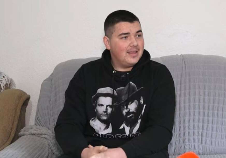 (VIDEO) „Našao sam djevojku, na SVADBU ZOVEM ĆANU“ Ahmed (19) muze krave od šeste godine, kuva pite i voli da zapjeva sevdalinke