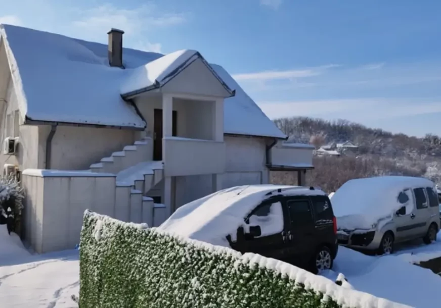 "Odbili su da mu daju novac" Preminuo maloljetnik (16) koji je NA BOŽIĆ PUCAO na baku i djeda