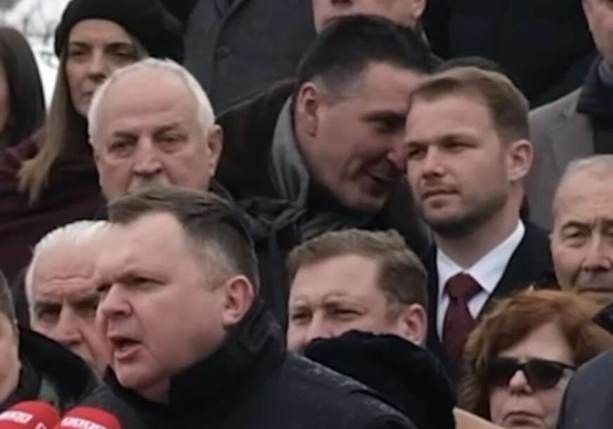 (FOTO) "Šaputanje preko ramena Eleka i Draška" Nebojša Vukanović o Dodiku, Stanivukoviću i odnosu Aleksandra Vučića prema njima