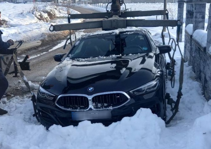 Prijedorčanin ostao bez BMW: U Omarskoj oduzet automobil za kojim je raspisana Interpol potraga
