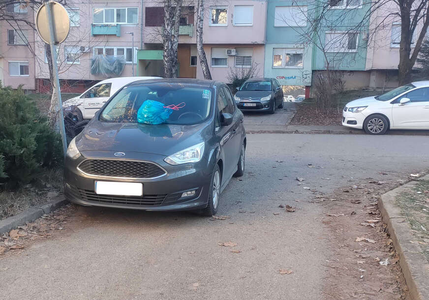 (VIDEO, FOTO) "Konjino, džaba ti Austrija" Banjalučani ogorčeni zbog bahatog stranca, ostavili mu i PAKETIĆ, ali nije on jedini