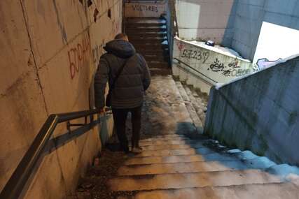 (FOTO) GLAVA SE MOŽE IZGUBITI, DOSLOVNO Pothodnik ispod kružnog toka u Banjaluci za LOMLJENJE KOSTIJU