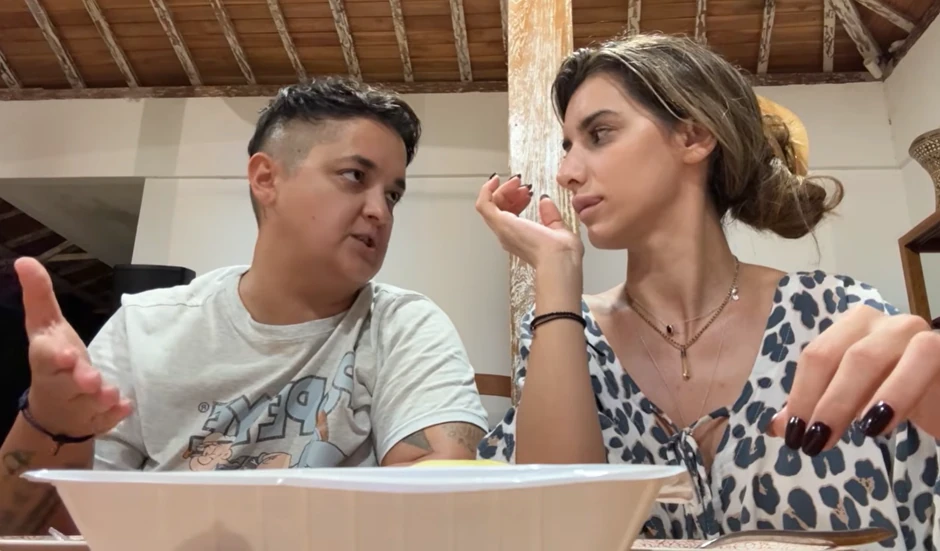 Jovana Pajić u toplesu, Marija Šerifović u kupaćem ispod vodopada
