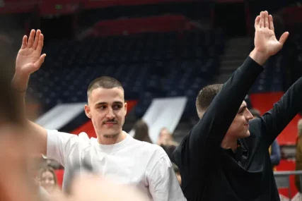 "Za Zvezdu smo uvijek tu" Glušac i Martinović bodre crveno-bijele u Areni
