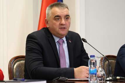 (VIDEO) Minić poručio iz Bosanskog Petrovca „Republika Srpska je uz svoj narod“