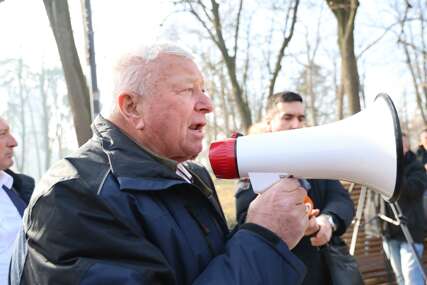 (FOTO) "Da smo prosuli mlijeko, u Banjaluci bi bila POPLAVA" Šta je Usorac poručio Savi Miniću, a šta šoferima koji su blokirali granicu