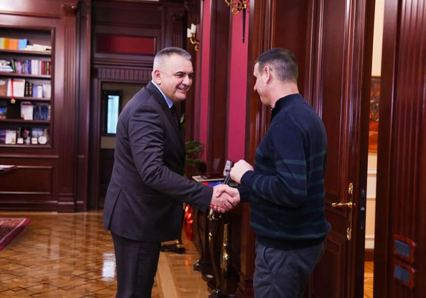 Mljekari, Vlada RS, Savo Minić