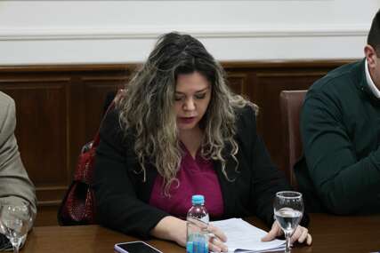 Hoće li biti uvećanja? “Pare bačene na tenisku rupu, a cjenkamo se sa platama vaspitača”