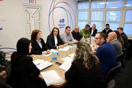 (FOTO) Poruka nakon sjednice Predsjedništva Narodnog fronta: Vlast žrtvuje nacionalne interese radi SOPSTVENOG KOMFORA