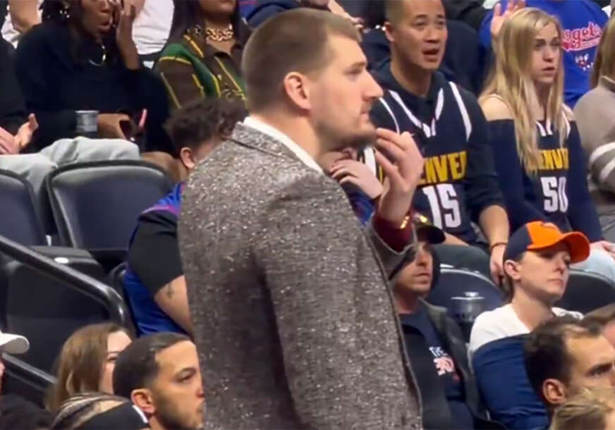 Nikola Jokić u odijelu