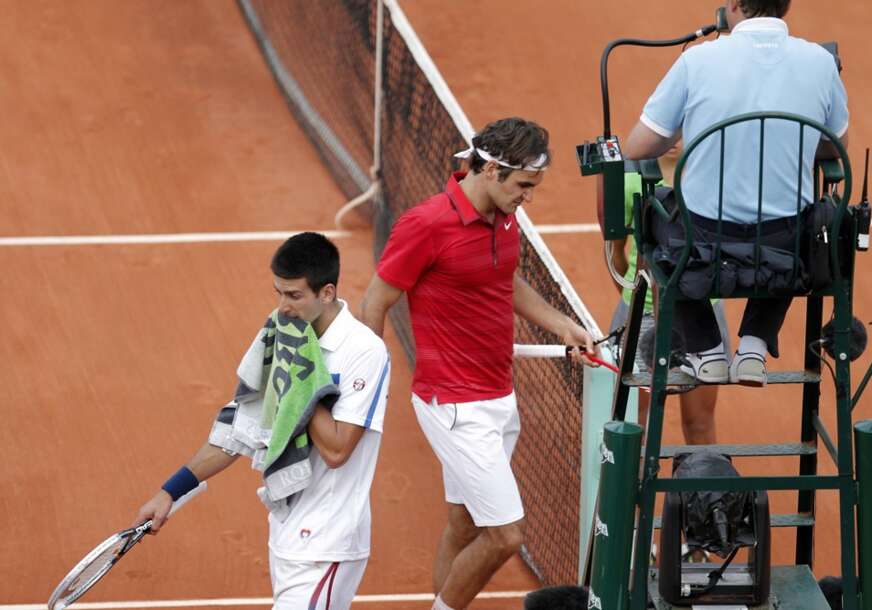Novak Đoković i Rodžer Federer u Rolan Garosu 2011. godine