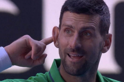 Kad stavi prst na uvo, cijela Australija zna šta to znači: Novak Đoković slavi prvu pobjedu u 2026. godini
