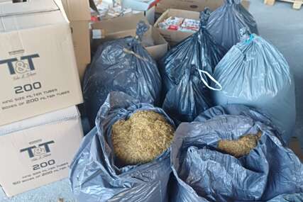 (FOTO) Vrijednost 102.000 KM: Velika zapljena UIO BiH, oduzeto više od 150 KILOGRAMA DUVANA i mašine