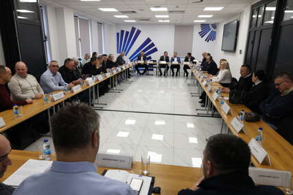 (VIDEO, FOTO) "Nije zgrada Vlade premijerova" Prvi mljekar Srpske oštro odgovorio Miniću