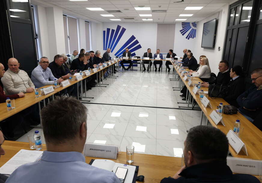 (VIDEO, FOTO) "Nije zgrada Vlade premijerova" Prvi mljekar Srpske oštro odgovorio Miniću
