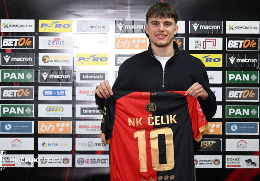 Rijad Telalović sa dresom Čelika