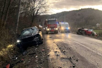 IMA POVRIJEĐENIH Težak udes kod Prijedora, saobraćaj se odvija otežano
