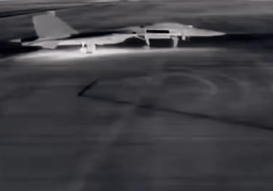 (VIDEO) Ruski avioni u plamenu: Ukrajinci objavili snimak napada na 5 aerodroma, šteta oko milijardu dolara