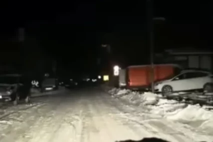 (VIDEO) Ne vidi se prst pred okom: Sablasan video TOKOM VOŽNJE srpskim gradom