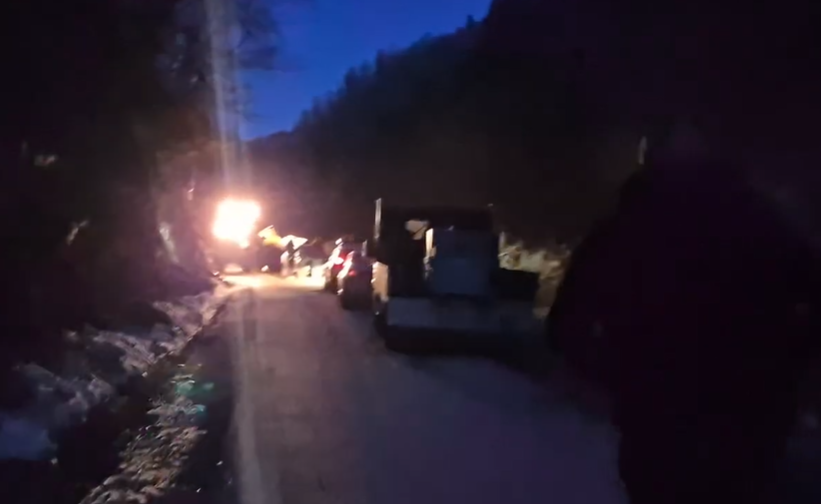 STIJENA PALA NA ŽENU