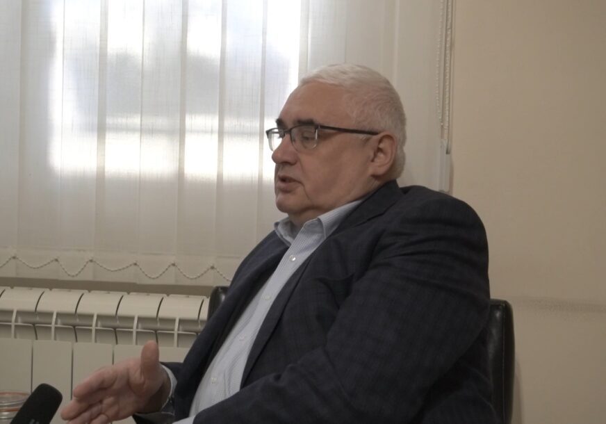 (VIDEO) Vakcina za rak, jesmo li na PRAGU MEDICINSKE SENZACIJE: Prof. dr Vladimir Jakovljević u podkastu „FILOZOFIRAM SA“