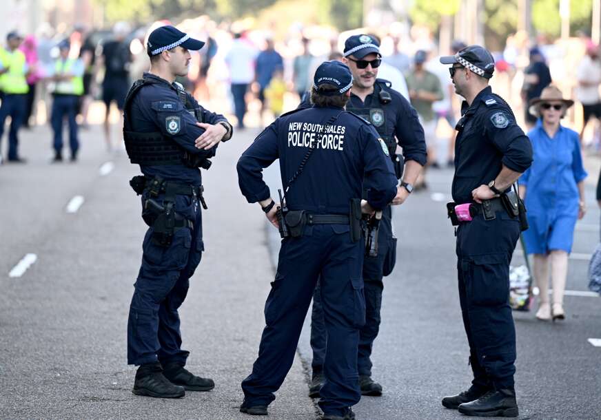 UBIJENO TROJE LJUDI Pucnjava u Australiji, napadač u bjekstvu